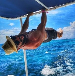 Meet your Posher, Max